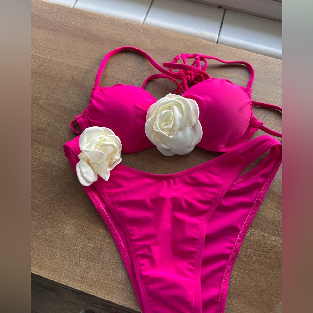 Women's Pink Floral Appliqués Cute Colorblock Bikini Swimwear Set
